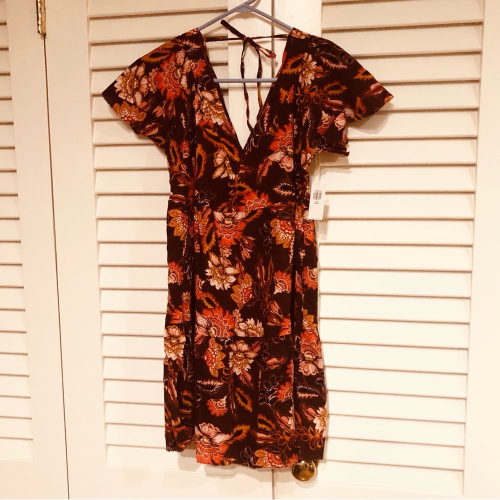 Old Navy Brown Floral V‑Neck Flutter Sleeve Dress